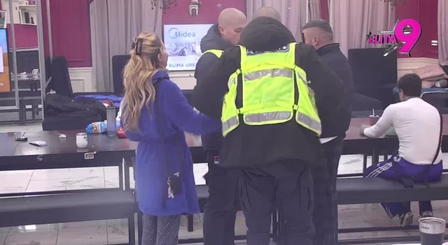 HAOS U ELITI, OBEZBEĐENJE HITNO REAGOVALO!