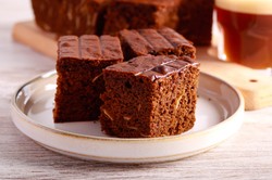 Ciasto piernikowe z jabłkami. Idealna na spotkania przed świętami