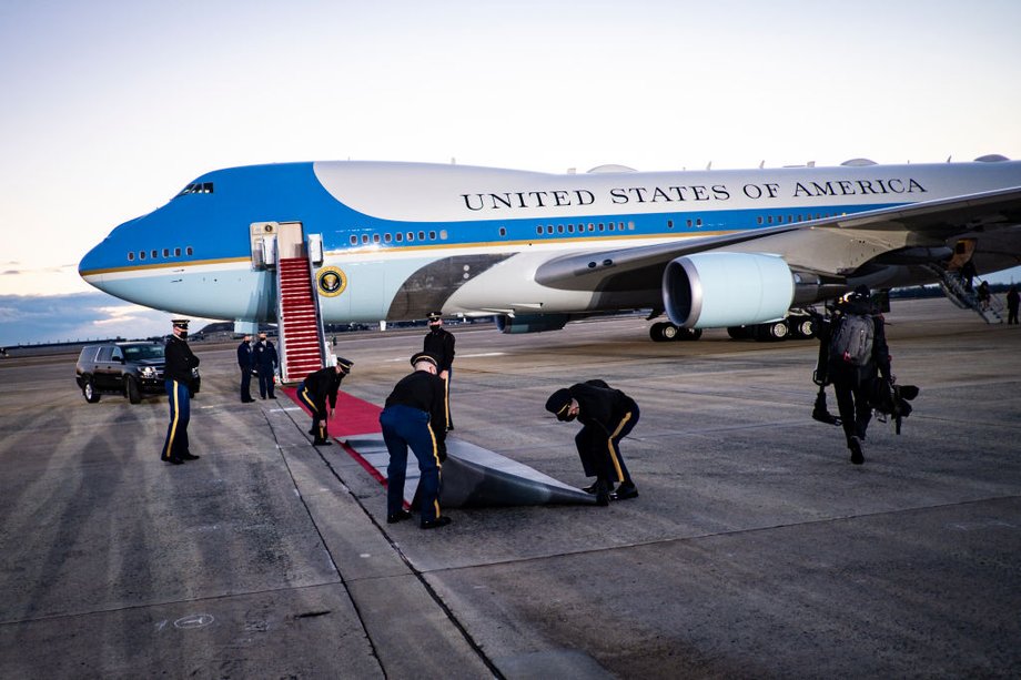 Niebiesko-białe malowanie to charakterystyczna cecha samolotów pełniących rolę Air Force One