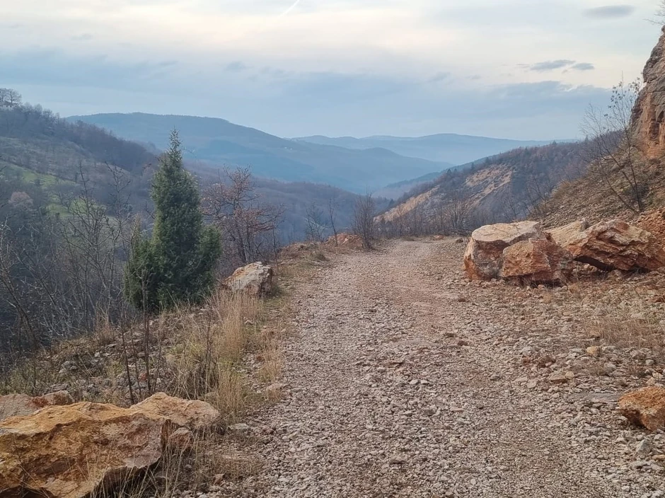 Tunel "Lepa sela lepo gore"