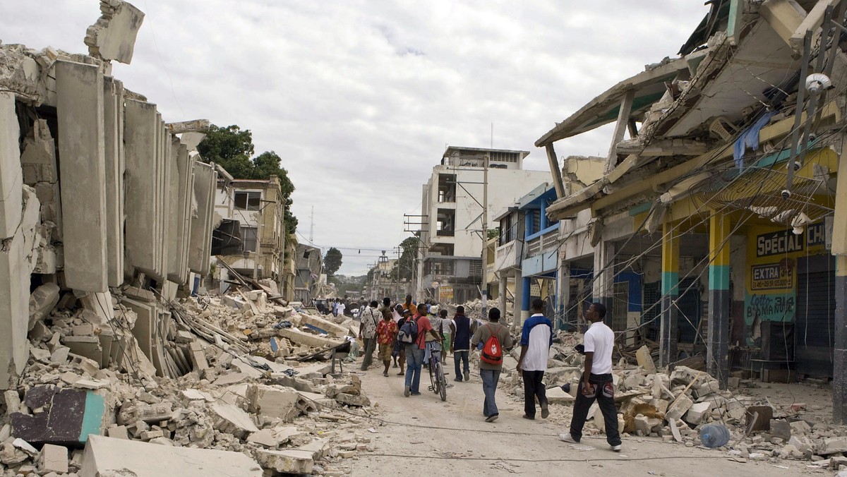 Media informują, że rozmiary tragedii na Haiti mogą być o wiele większe niż przypuszczano. Władze tego kraju poinformowały, że w trzęsienie ziemi mogło zabić nawet 200 tysięcy osób.  W specjalnym wywiadzie dla Onet.pl sytuację na Haiti opisuje Marek Krupiński, Dyrektor Generalny UNICEF Polska.