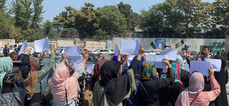 Protesty kobiet w Kabulu. Domagały się równych praw od talibów