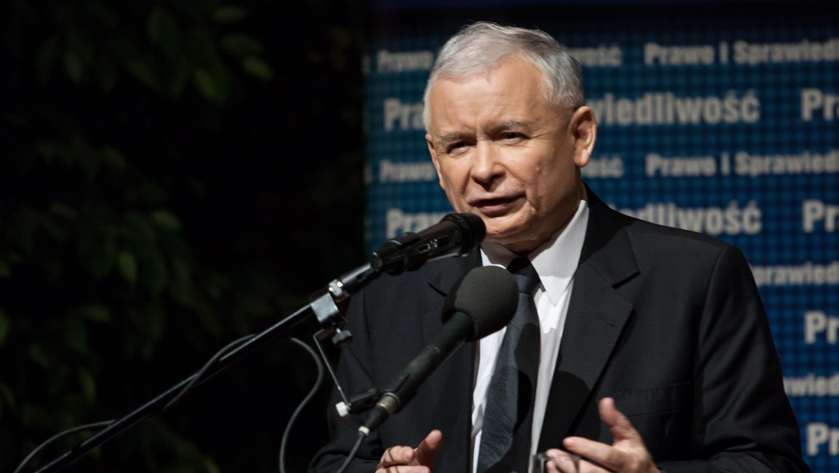 Prezes Prawa i Sprawiedliwości Jarosław Kaczyński wezwał premiera Donalda Tuska, aby ten "jasno i głośno" zapowiedział, że jeżeli Polska nie otrzyma w budżecie UE na lata 2014-2020 zapowiadanych 300 mld zł, to rząd zawetuje unijny budżet.