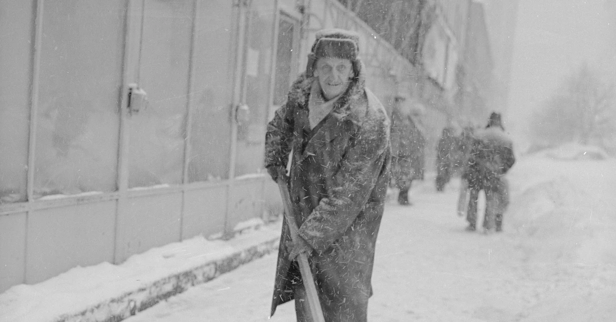 Ostry mróz -30 stopni, potężne śnieżyce i zaspy. Taki styczeń, iż trudno go sobie teraz wyobrazić