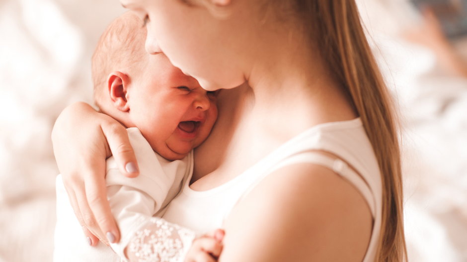 Jak najlepiej uspokoić płaczące niemowlę? Naukowcy mają prosty sposób