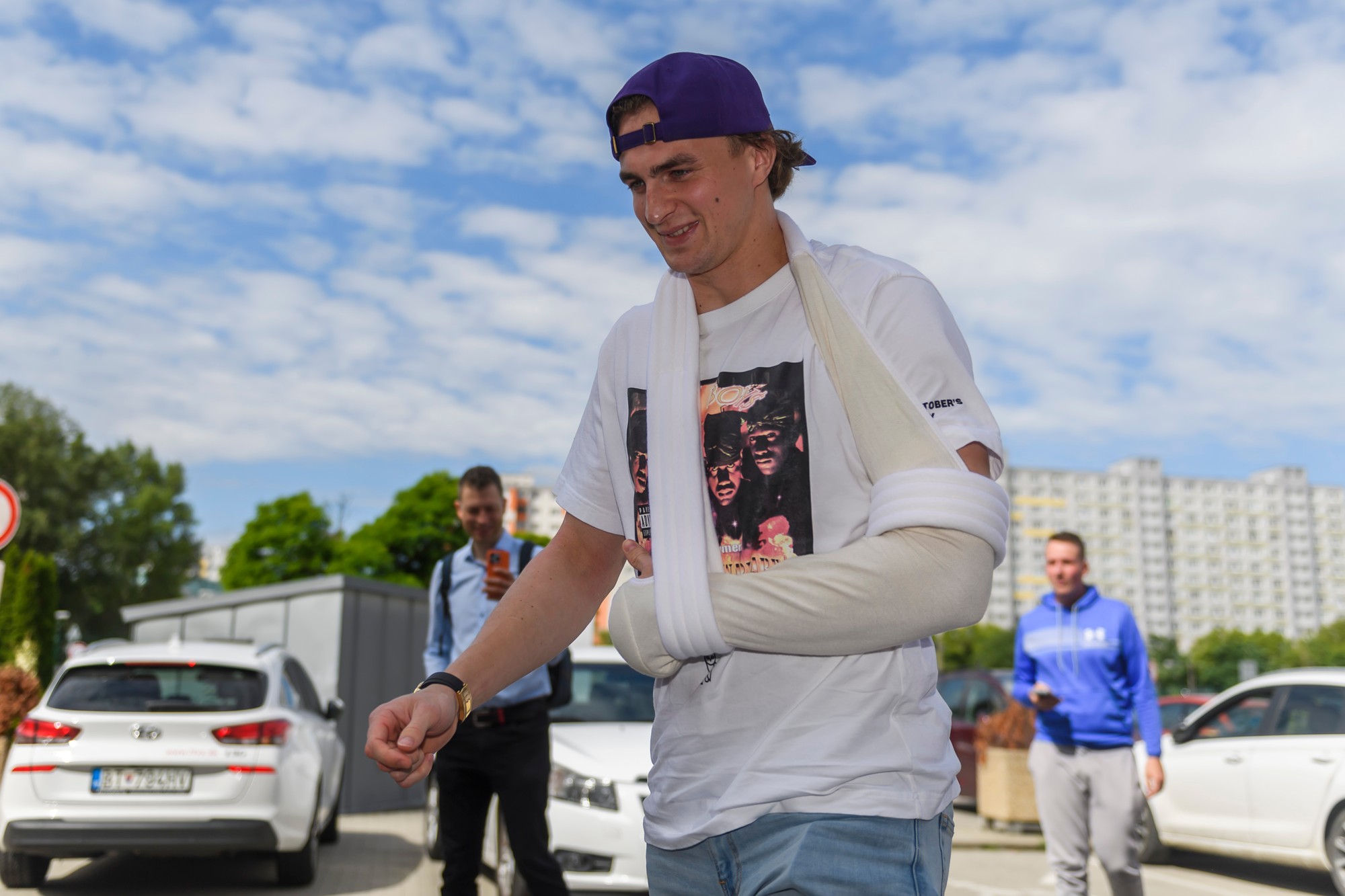 Slovenský hokejista Martin Pospíšil prichádza na vyšetrenie do nemocnice v Bratislave.