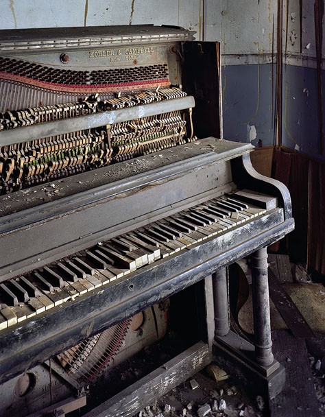 THE RUINS OF DETROIT FOT. YVES MARCHAND &amp; ROMAIN MEFFRE