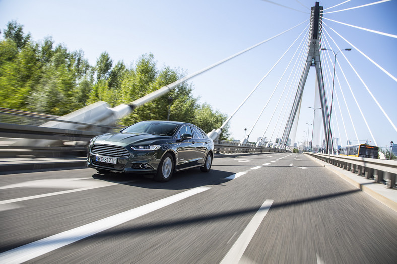 Ford Mondeo Hybrid Titanium