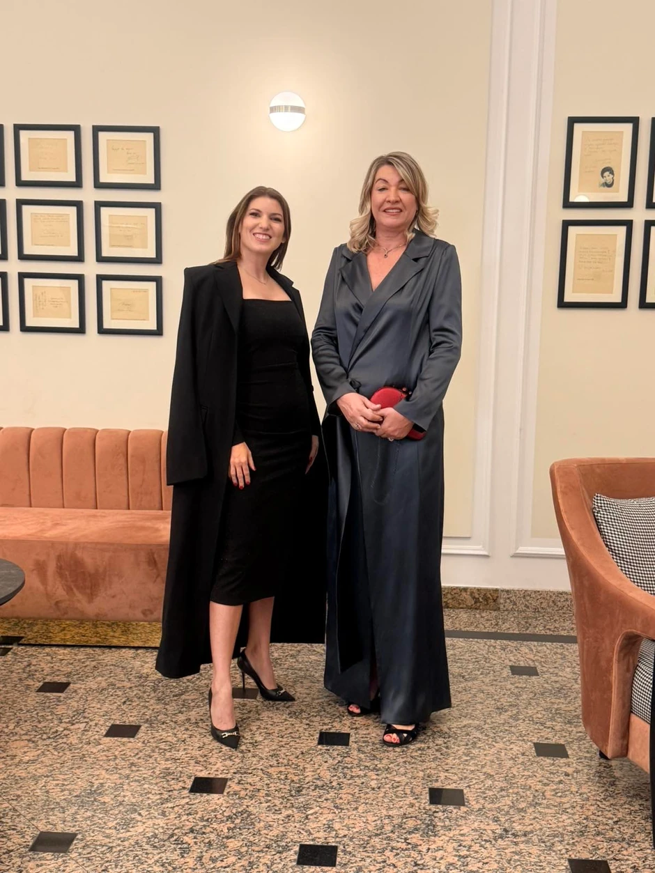 Ljubav prema medicini se kod obe naše naučnice javila još u detinjstvu