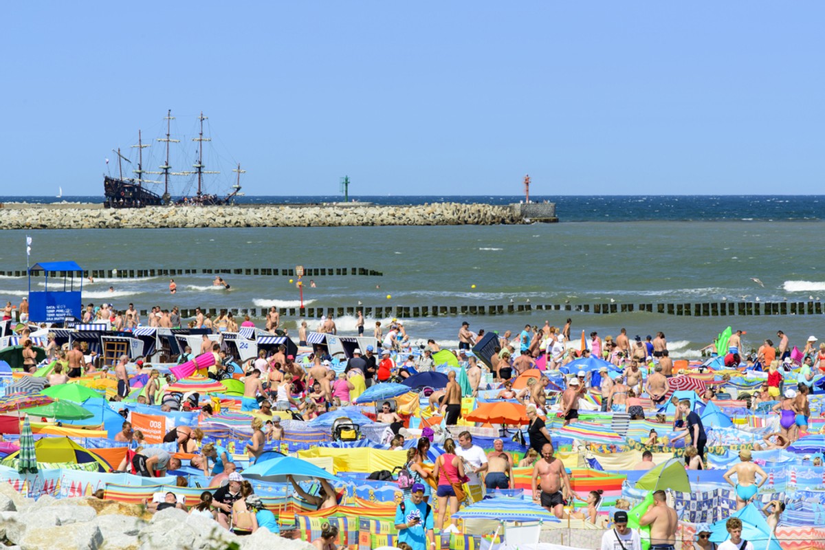 Piotr Kaszewiak nie ma wątpliwości: absolutnie nie można rezerwować miejsca na plaży parawanem