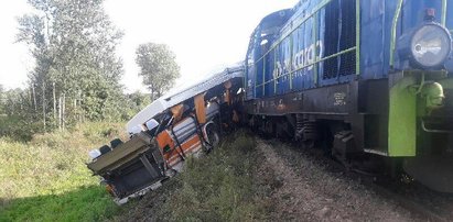 Autobus zderzył się z lokomotywą. Zmarł pasażer