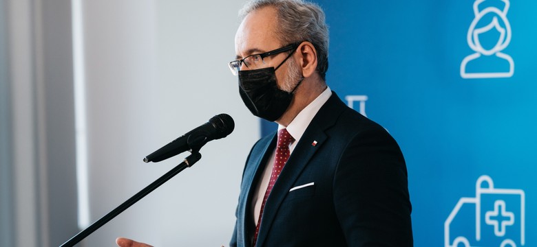 Kolejny dzień z ponad 15 tysiącami zakażeń koronawirusem. Zmarło prawie 300 osób