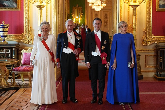 Kraljica Kamila, kralj Čarls, Manuel i Brižit Makron na svečanoj večeri u Velikoj Britaniji