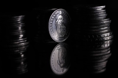 Dlaczego złoty nie może się umocnić? Rozwiązaniem zagadki kredyty walutowe