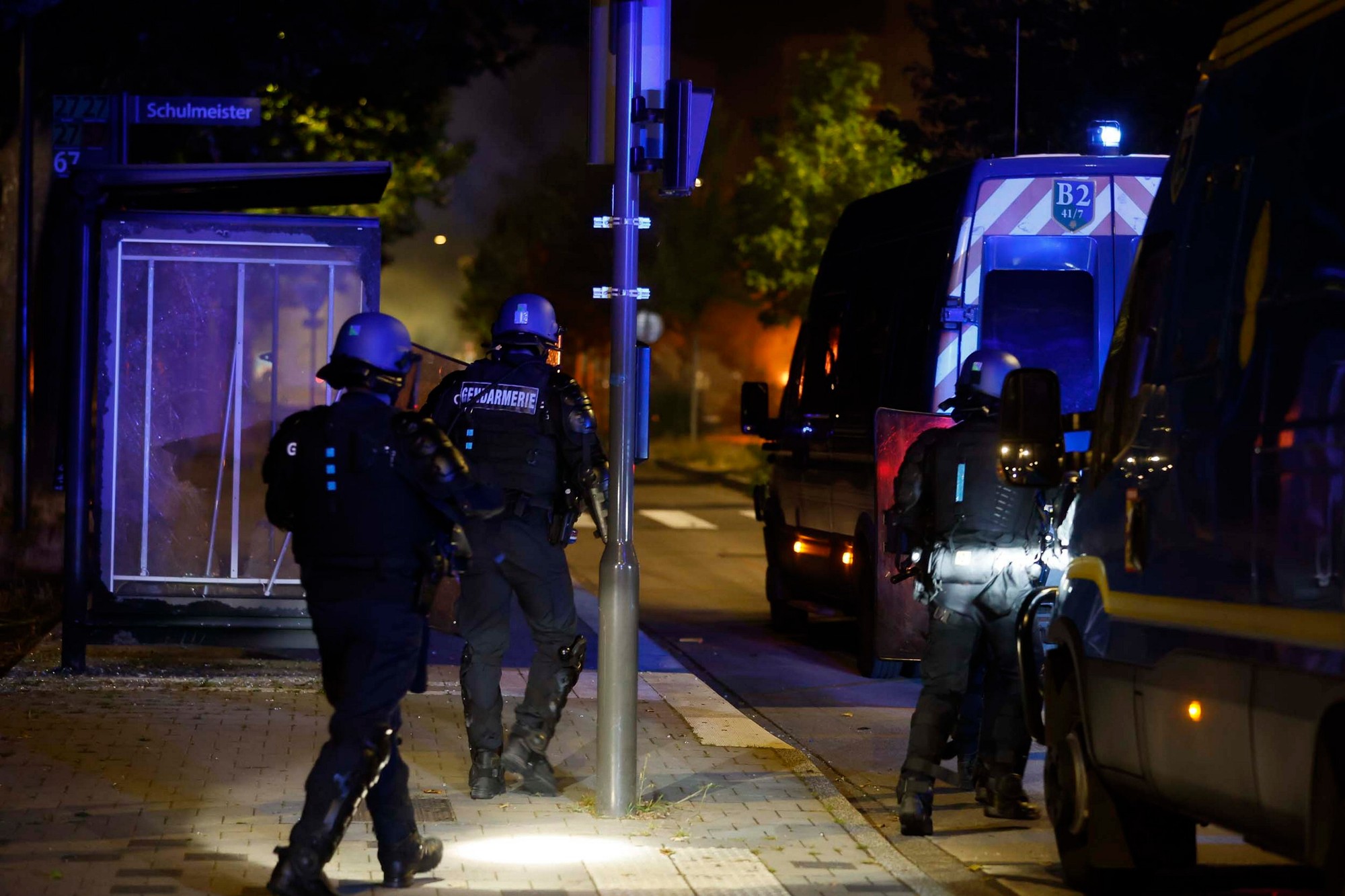 Vo Francúzsku vypukli protesty po minulotýždňovom zastrelení tínedžera policajtom.