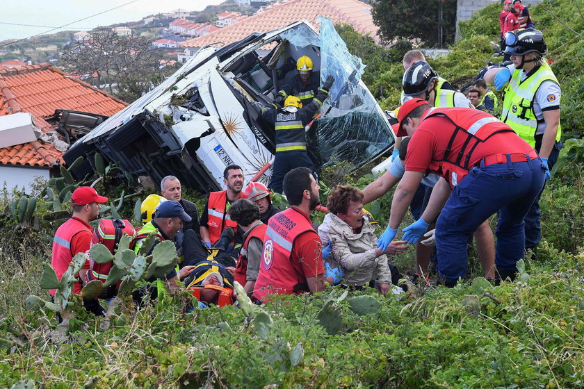 Wypadek autobusu pełnego turystów na Mvaderze. Są zabici i ranni