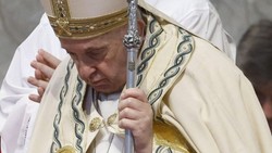 Rzecznik Watykanu: Franciszek pierwszy był w domu Benedykta XVI po jego śmierci