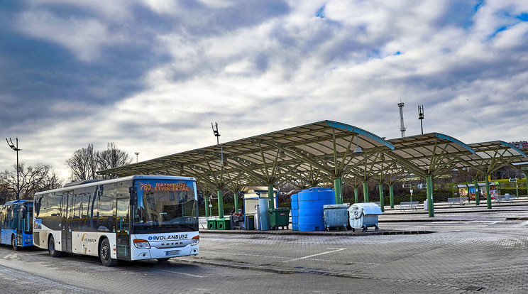 Új pótlóbuszokat vet be a MÁV a felújítás időszakára / Képünk illusztráció: MTVA/MTI/Róka László