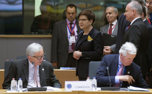 Szonert-Binienda opublikowała zdjęcie Tuska w mundurze SS. Premier Szydło zabrała głos