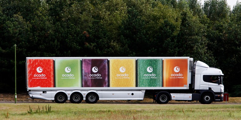 Ocado liczy więc, że coraz większa popularyzacja zakupów przez internet przyniesie im   także oczekiwany wzrost sprzedaży i większą liczbę inwestorów