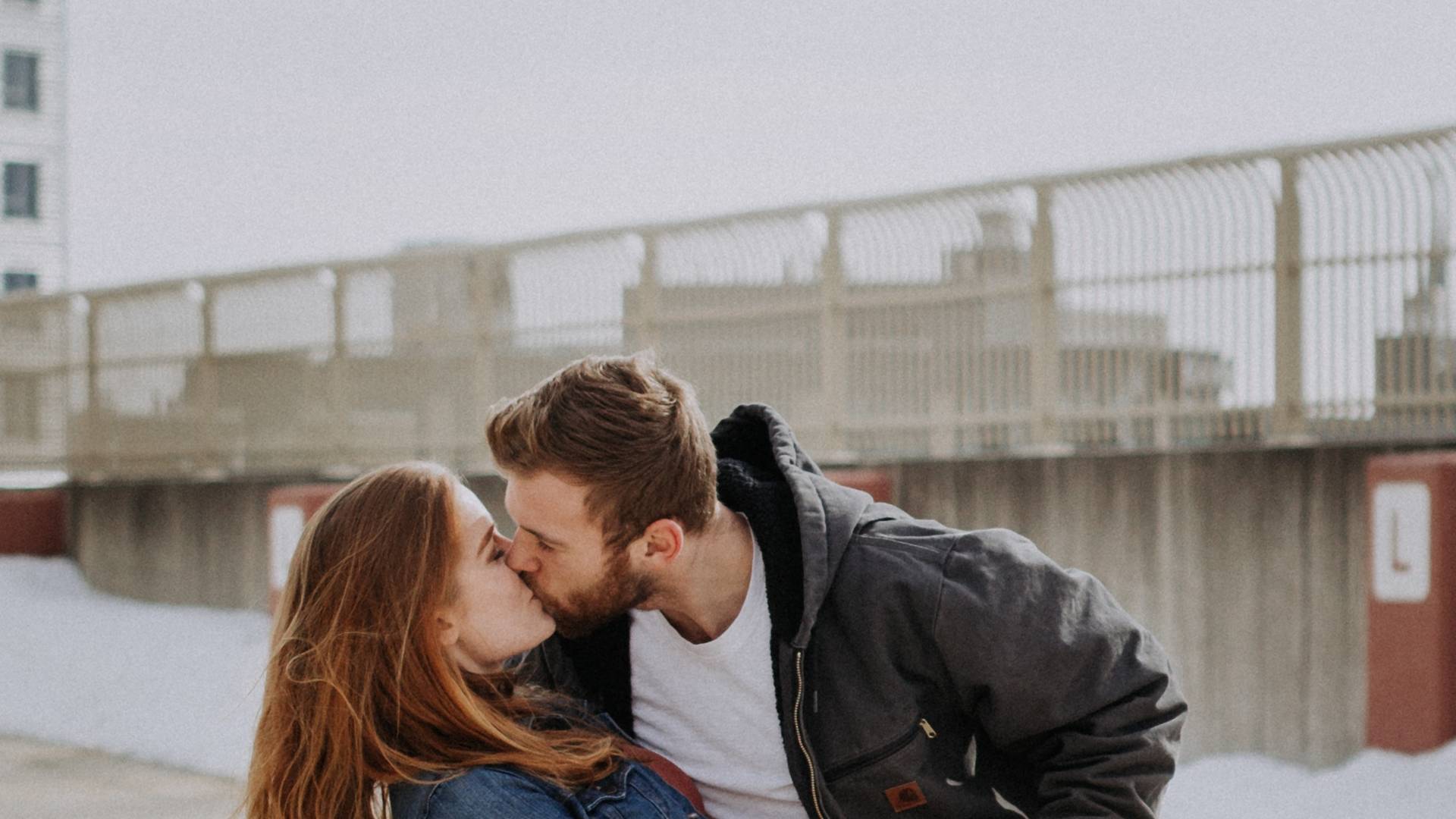 Całuj się kto może! 10 korzyści płynących z pocałunków