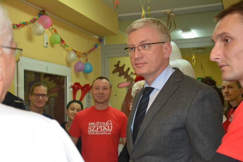 Drużyna Szpiku wraz z prezydentem Poznania odwiedziła małych pacjentów zmagających się z chorobami nowotworowymi