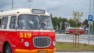 Wielki QUIZ prawda czy fałsz. Życie codzienne czasów PRL. Tylko omnibus się nie pomyli
