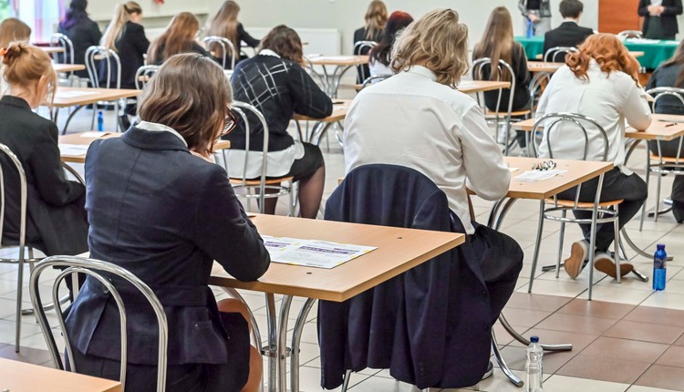 Jedna trzecia maturzystów nie zdała. Jest odpowiedź przedstawicieli Szkoły w Chmurze