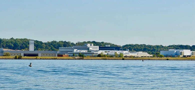 Baza wojskowa w Waszyngtonie zamknięta z powodu "uzbrojonego osobnika z torbą od Gucciego"