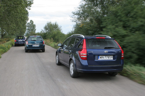 Opel Astra, Kia Ceed, Volkswagen Golf - Pakowne i szybkie kombinowanie