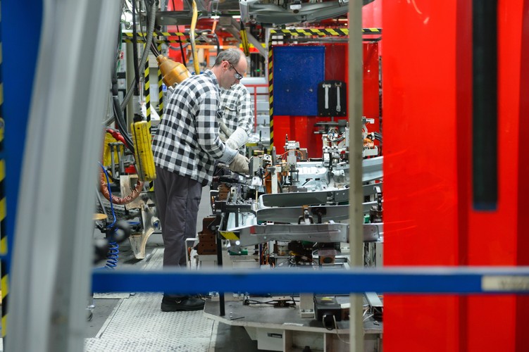 W 2013 roku zakład w poznańskim Antoninku opuściło ponad 170 tys. aut. 

<br>
Spawalnia nadwozi fabryki Volkswagen Poznań Sp. z o.o. w Poznaniu - Antoninku. <br><br>(jk/mr) PAP/Jakub Kaczmarczyk