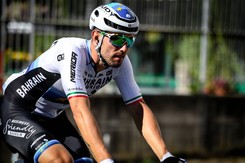 Dramat znanego kolarza na mecie 1. etapu wyścigu Dookoła Katalonii