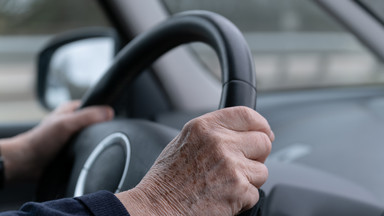 103-letnia Włoszka jeździła autem bez ważnego prawa jazdy i ubezpieczenia