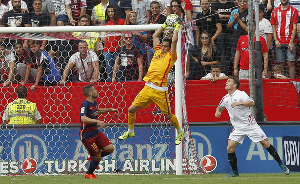 Liga hiszpańska: Sevilla wygrała z Barceloną. Cały mecz Krychowiaka. WIDEO