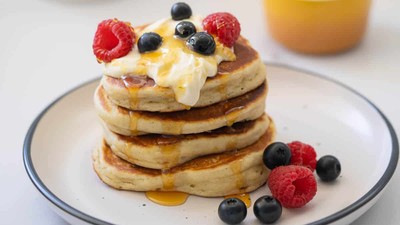 How to make fluffy pancakes without eggs [MyKidsLickTheBowl]