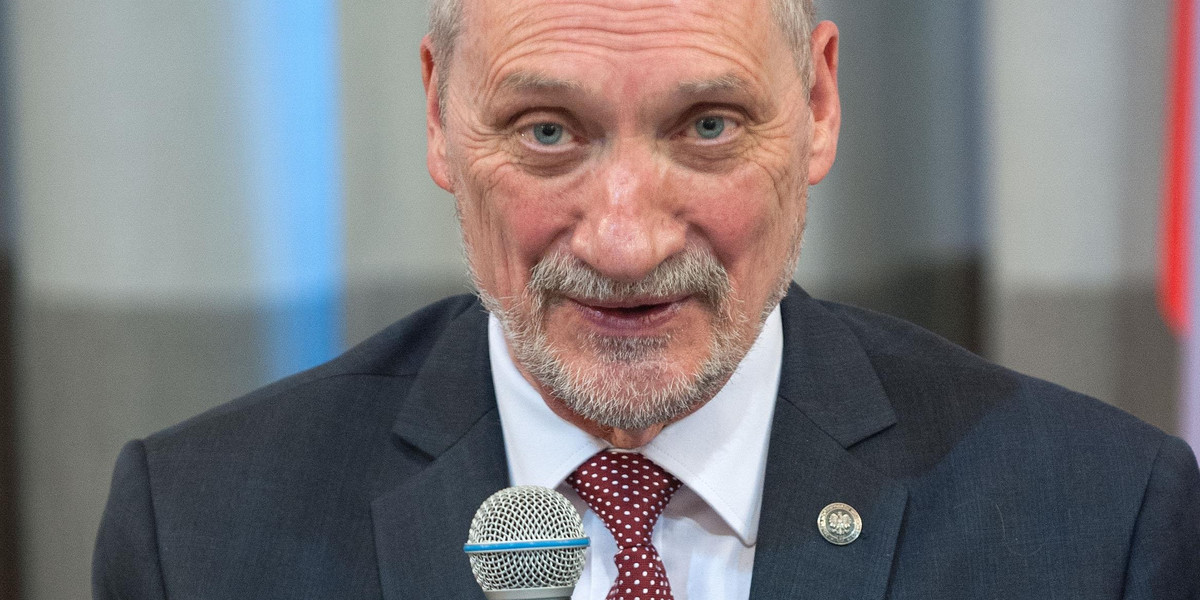 Antoni Macierewicz przerywa milczenie ws. filmu Sekielskiego