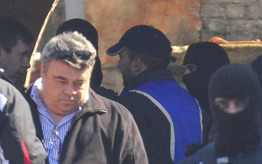 Mladić sa kačketom u plavoj dukserici glavni osumnjičeni za pucnjavu