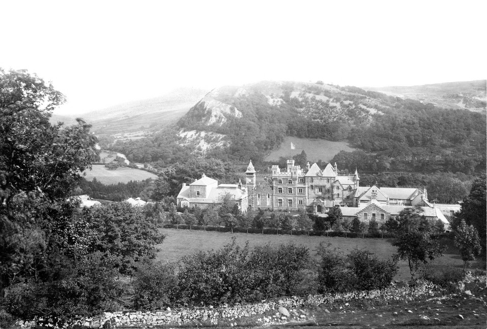 Zamek Craig-y-Nos w Powys