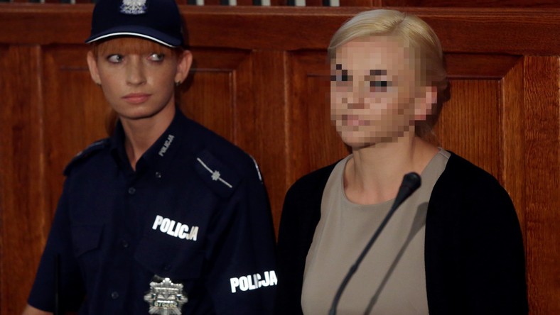 Szokujące doniesienia o Amber Gold! Sąd już postanowił doniesienia o Amber Gold Katarzyna P., współtwórczyni Amber Gold, która po wybuchu afery związanej z tą piramidą finansową została skazana za przestępstwa finansowe, właśnie wyszła z więzienia. Taką informację potwierdził w rozmowie z Onetem rzecznik prasowy Sądu Apelacyjny w Gdańsku. - Niezwłocznie po zapoznaniu się z argumentacją wynikającą z pisemnego uzasadnienia postanowienia, podejmiemy decyzję, co do zażalenia - komentują przedstawiciele prokuratury.