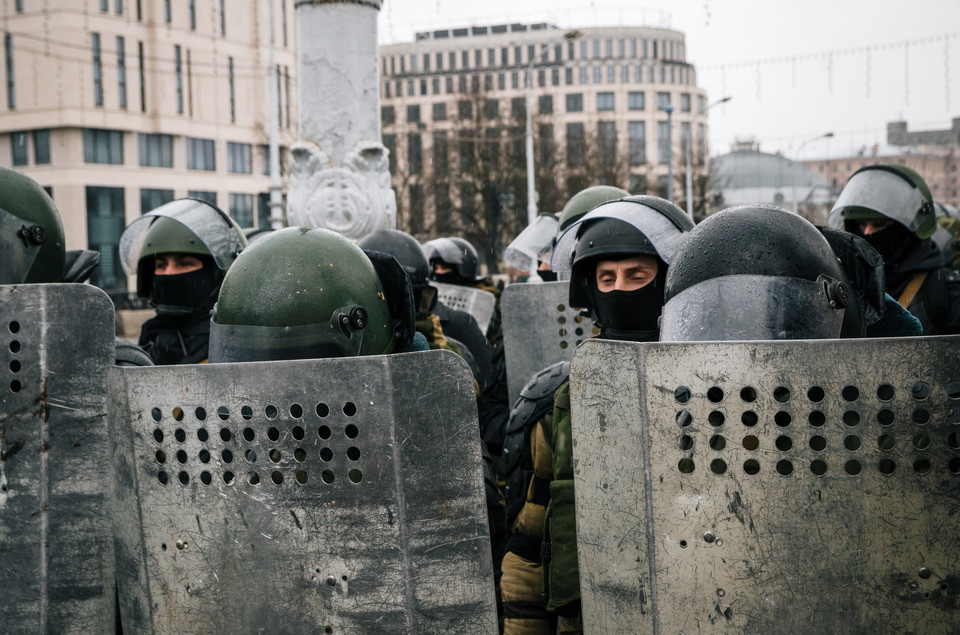 Na początku protesty były brutalnie tłumione przez specjalne oddziały policji