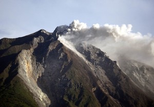 378974_indonezija-vulkan03apfoto-binsar-bakkara