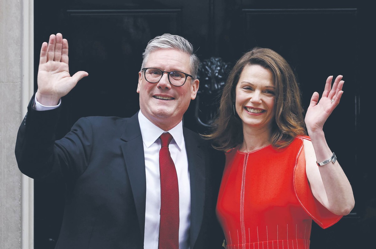 Keir Starmer z żoną Victorią na Downing Street 10