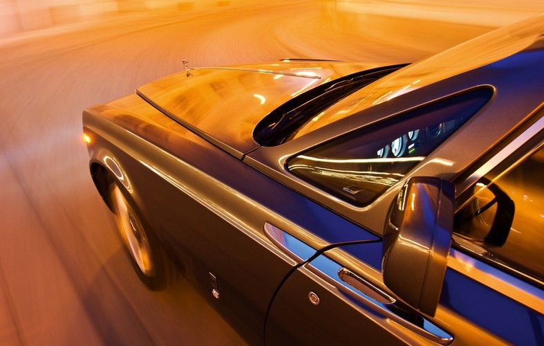 Karoseria stoi na zmodyfikowanej platformie phantoma