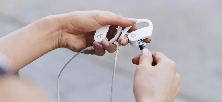 Apple Powerbeats 4 oficjalnie. Bezprzewodowe słuchawki z wydajną baterią i chipem H1