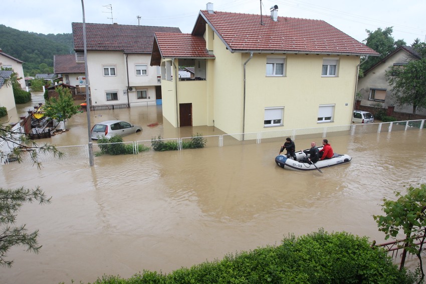 Poplave koje su pogodile region 2014. godine se dešavaju jednom u 100 godina. 