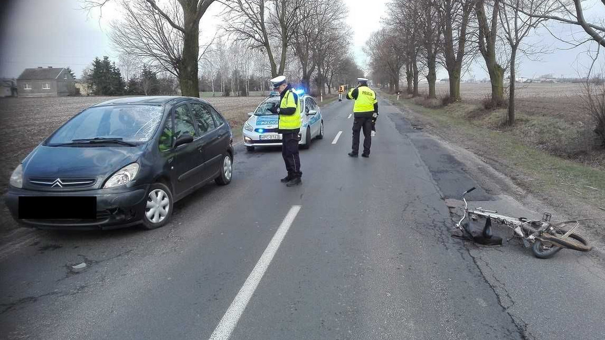 Dziś rano kilka kilometrów na zachód od Rypina doszło do potrącenia rowerzysty. 55-latek zginął na miejscu.