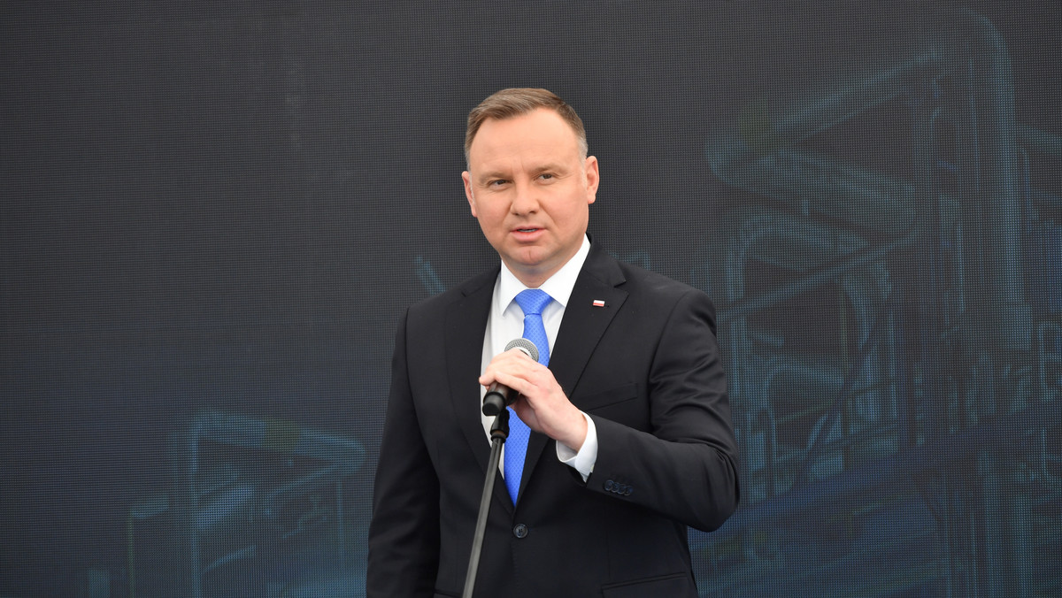 Koronawirus na świecie. Duda bierze udział w międzynarodowej konferencji