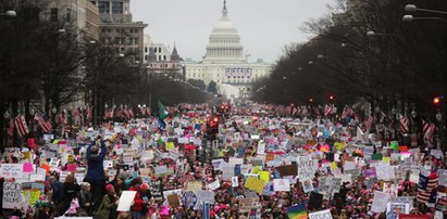 Kobiety protestują przeciwko Trumpowi