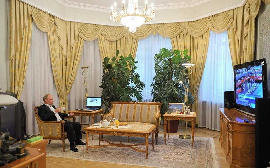 Władimir Putin w swojej rezydencji w Nowo-Ogariowie