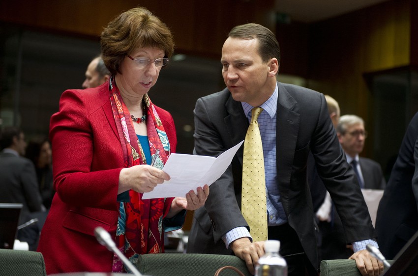 Kompromitovan ili ne: Šikorski sa Ketrin Ešton